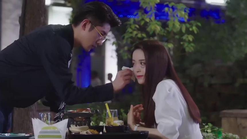 go on a honeymoon after marriage 能用go to吗？游戏画面